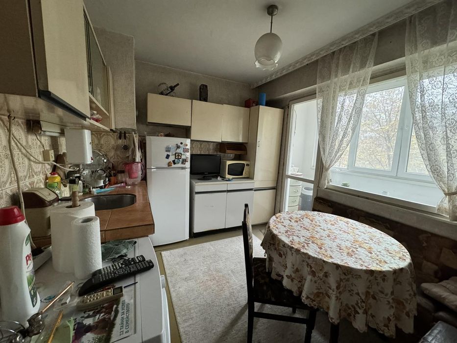 Тристаен апартамент в ж.к Братя Миладинови