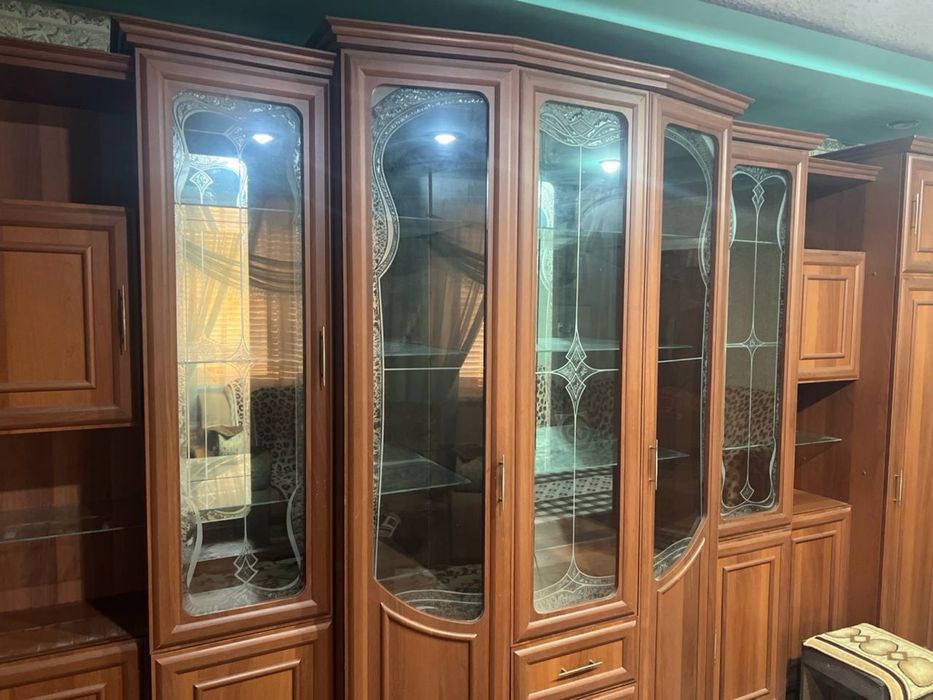 Мебель б/у для гстиной и спальни.