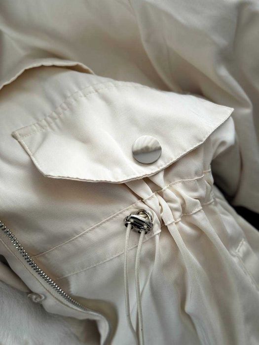 Продавам парка + шапка подарък.