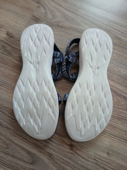 Сандали Skechers 42 номер