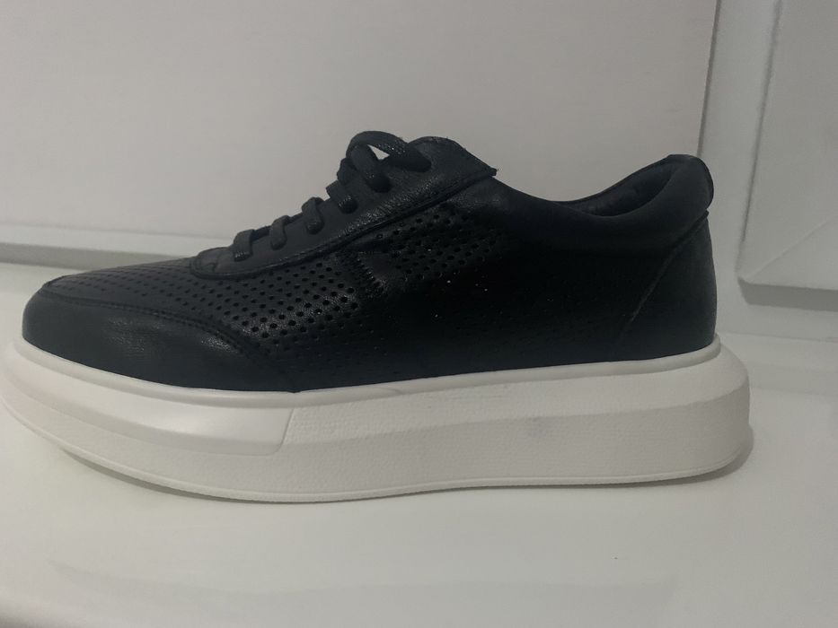 Кроссовки Новые!