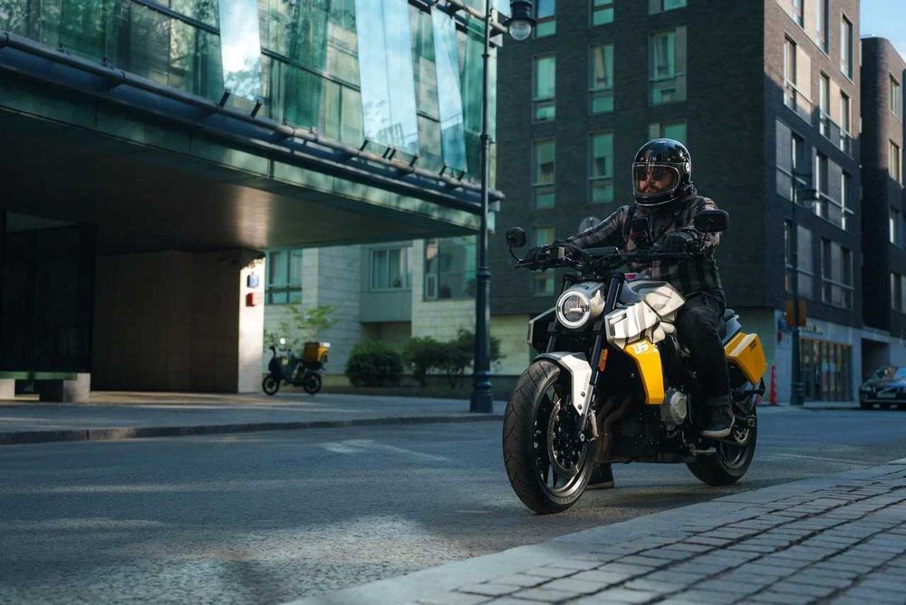 Benda LFS 700 motosikl