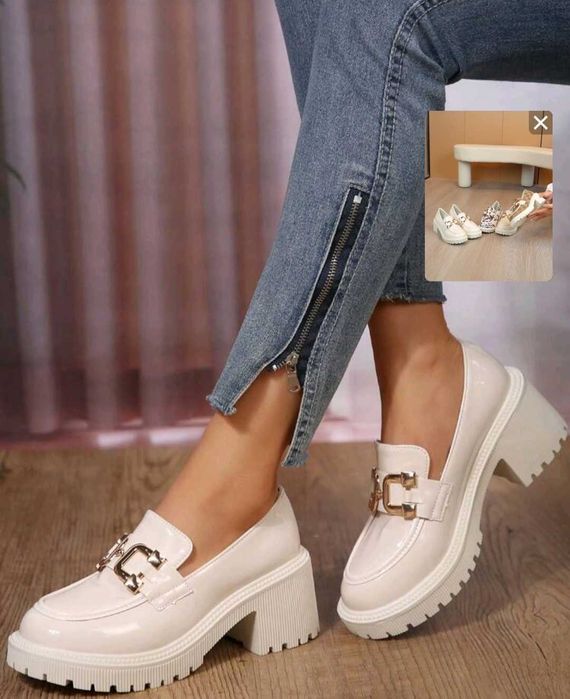 Обувки в бежов цвят