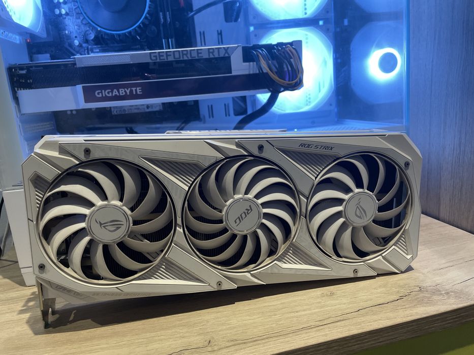 Asus ROG Strix 3080 White Edition