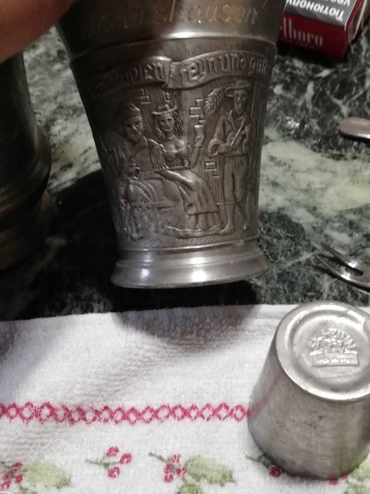 Чаши 6 малки 2 големи