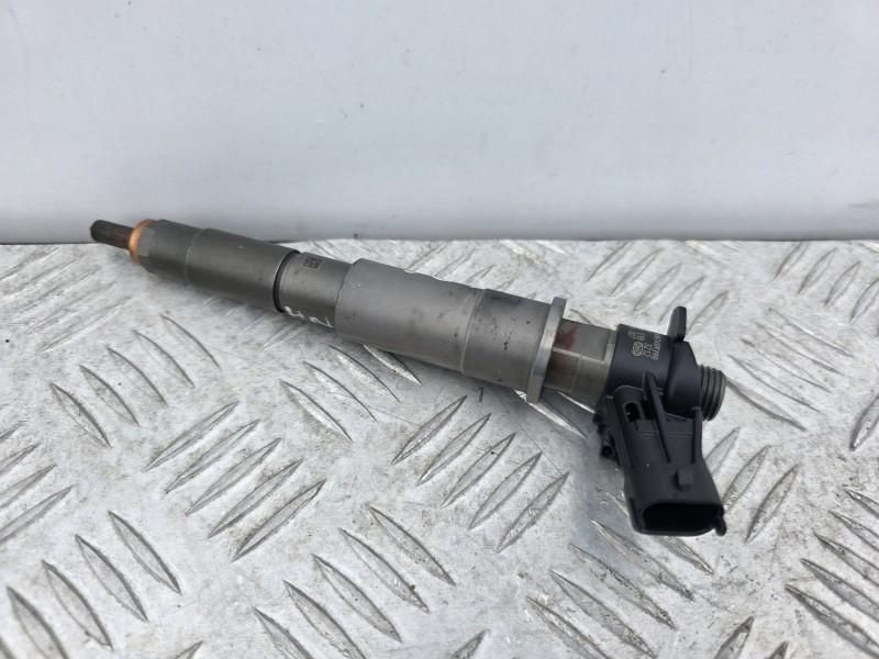 Injector Opel Vivaro 2.0 dci; 2.0 cdti M9R