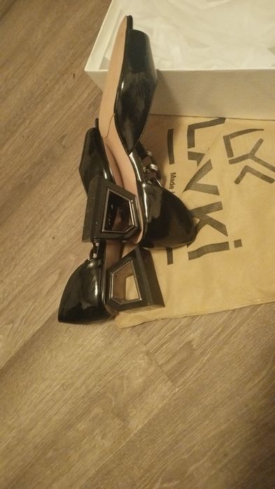 Продаются женские новые босоножки.Таких нет ни у кого.