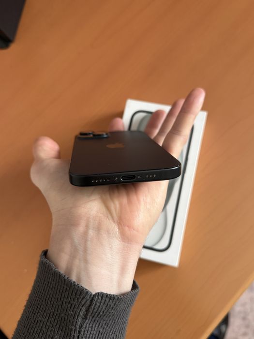 Продам телефон Iphone 15