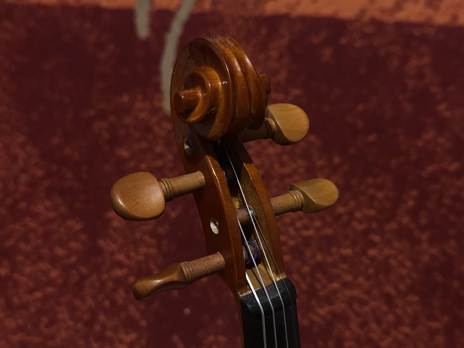 Vând Vioară 3/4 nouă, pachet complet