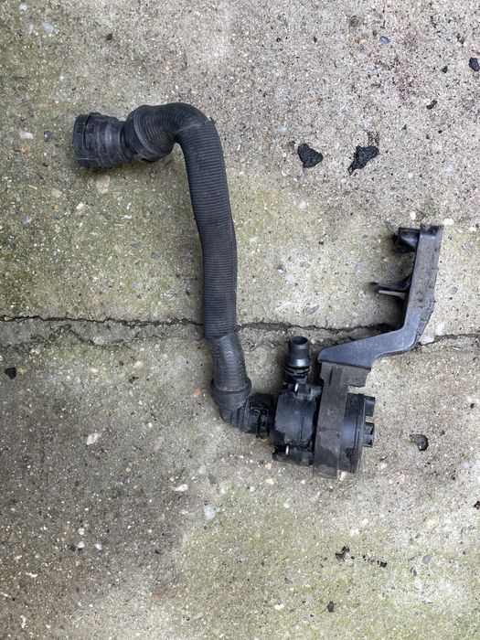 Furtun apa BMW seria 3 4 5 6 7 f01 f06 f10 f20 f21 f30