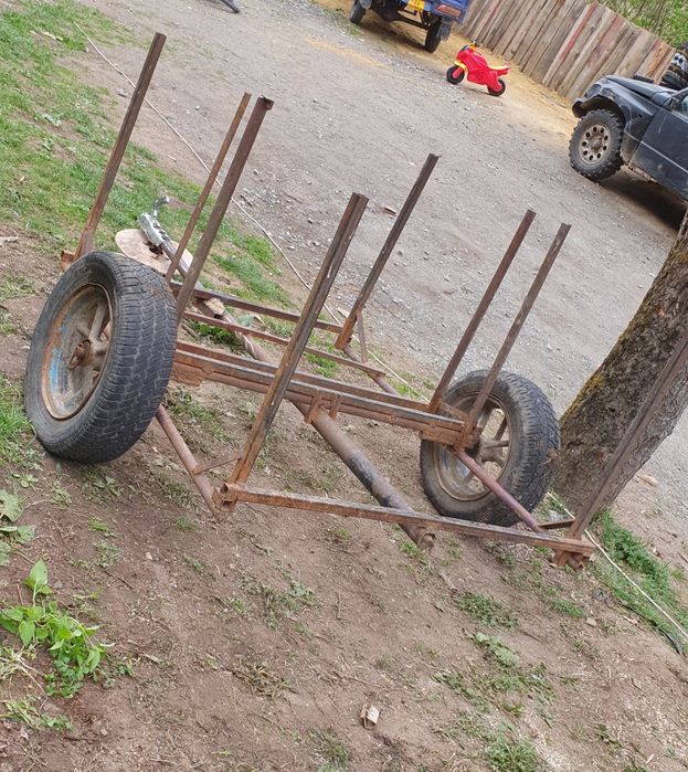 Vând remorcuța după mașina sau jeep