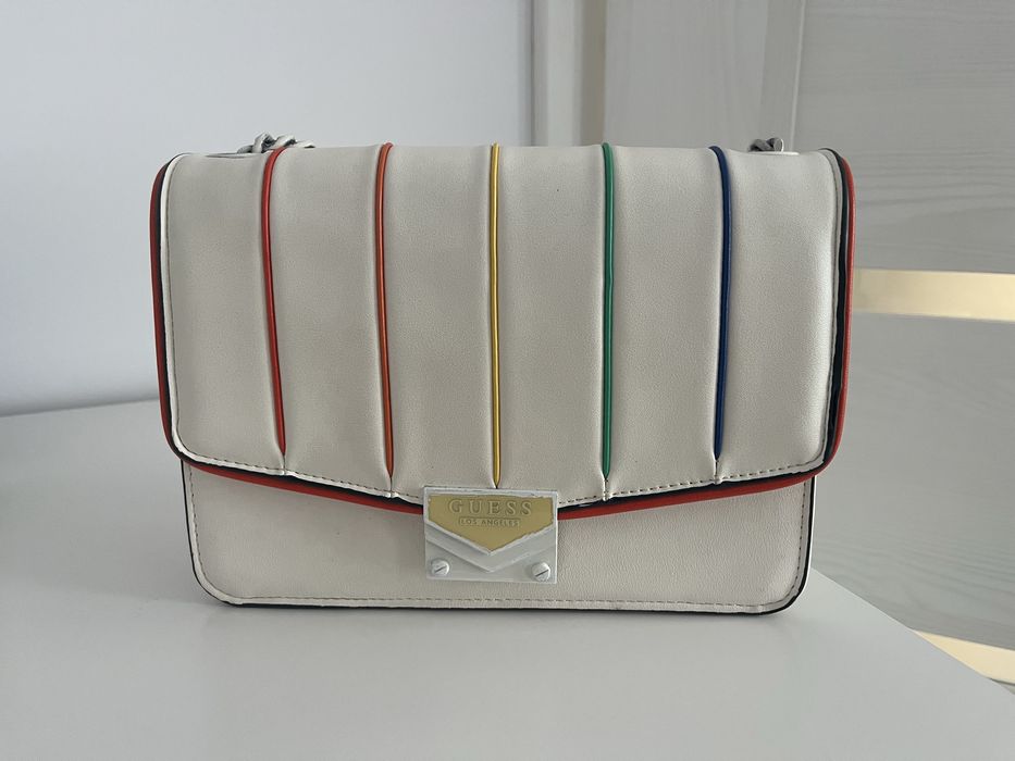 Бяла Чанта Guess