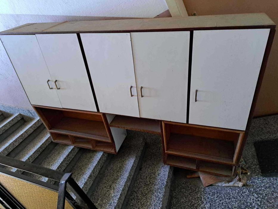 Запазен кухненски шкаф за стена