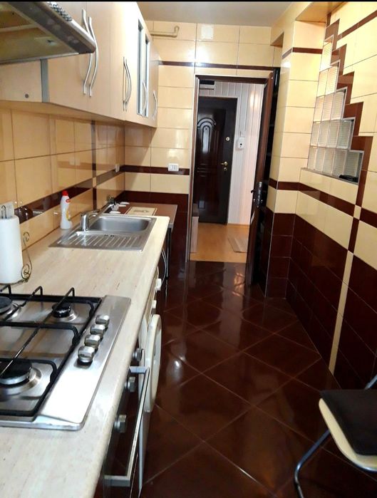 Vand Apartament 3 Camere
