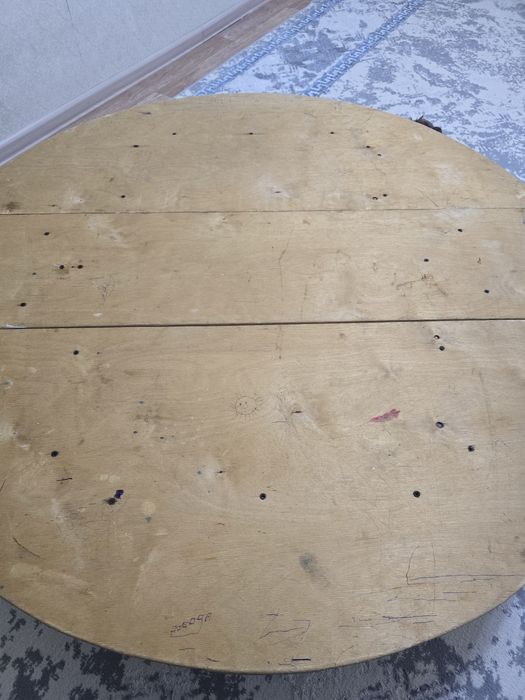 Дөңгелек стол сатылады