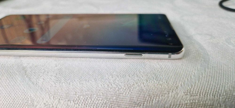Продавам Samsung S10 128GB 8GB RAM