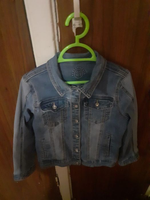 детская джинсовка для девочки в хорошем состоянии