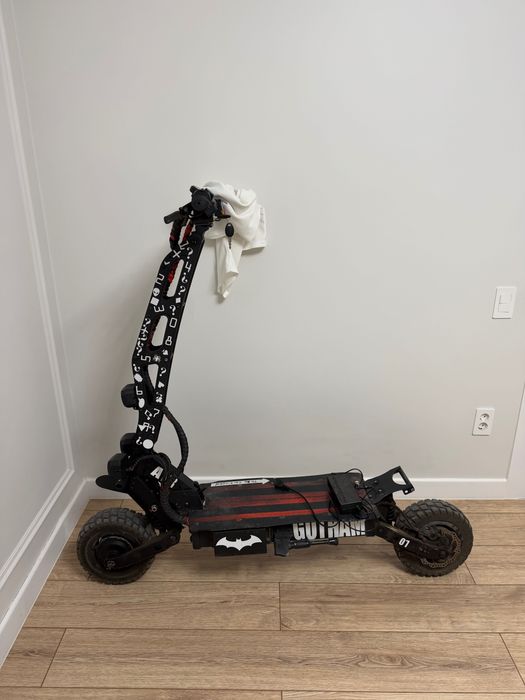 Продам электросамокат Ultron t128pro