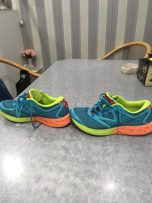 Vand Asics 40,5 pentru alergare