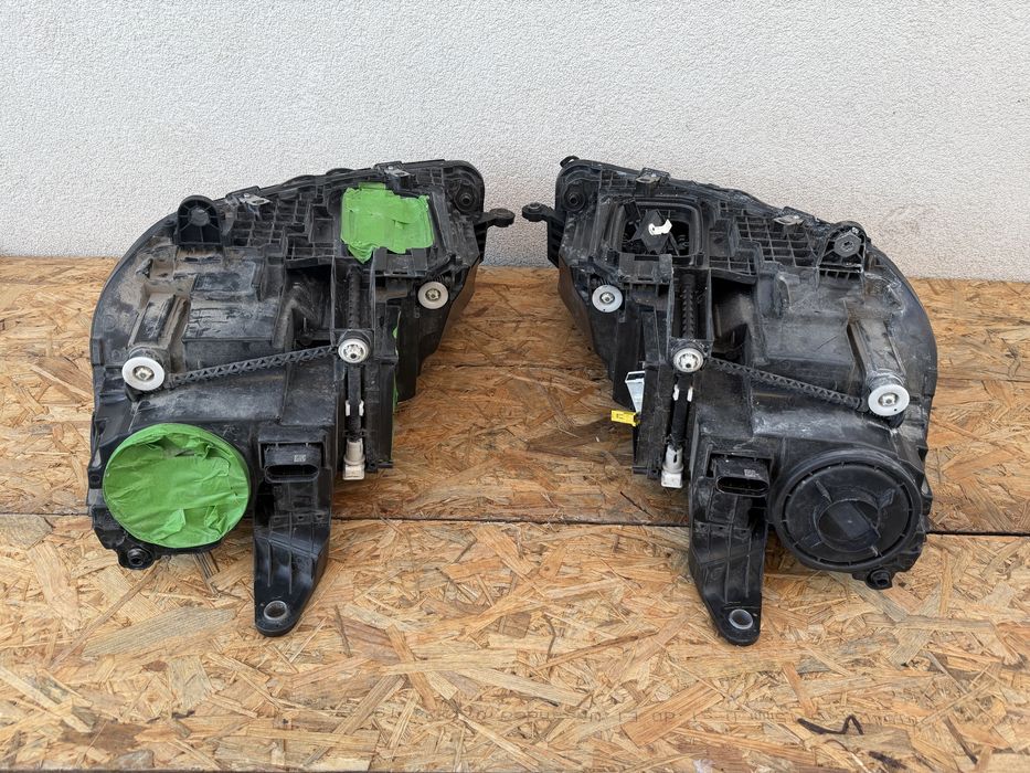 SET Far stanga dreapta Mercedes GLE W167 Full LED Multibeam Originale