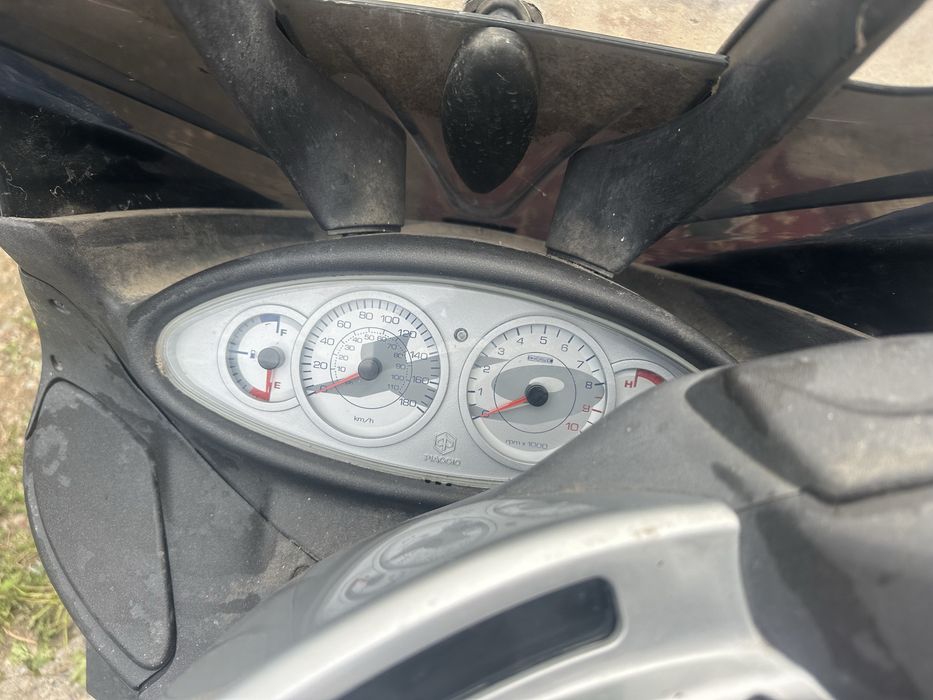 Vand motocicleta piaggio x9 500