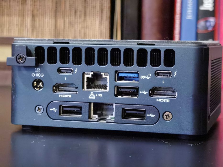 Intel NUC Kit 11 Pro Kit - 16GB - SSD 256GB - mini PC nou