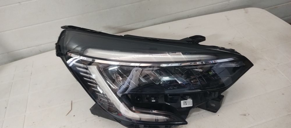 Far dreapta clio 5 full led cod 260109379R