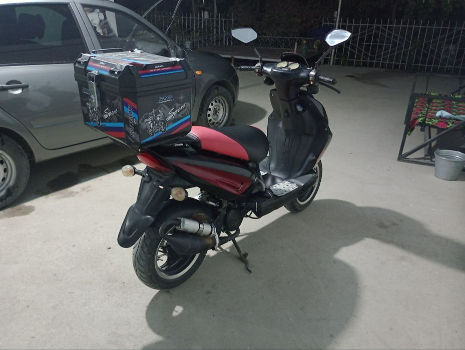 Scooter Stels tactic 50cc sotiladi