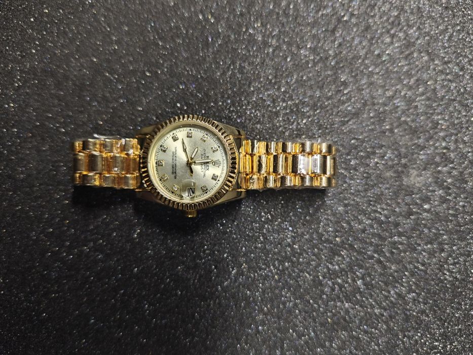 Женские часы новые