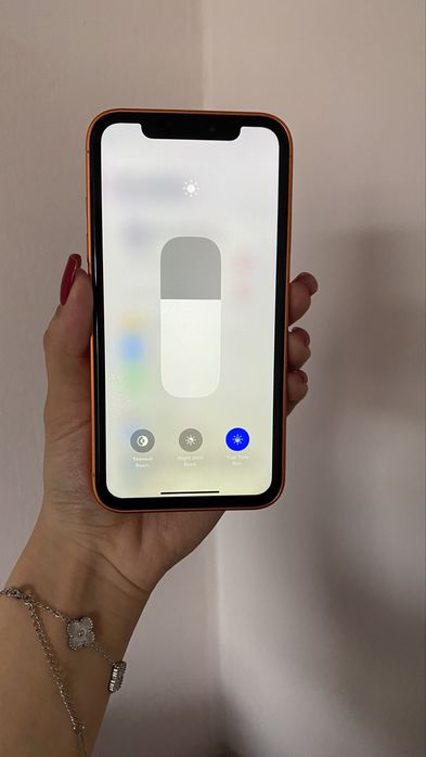 iPhone 17 про  по корпусу 17 про внутри Хр