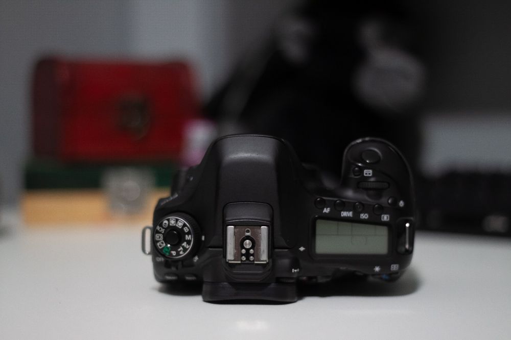 Cameră foto - Canon 80d