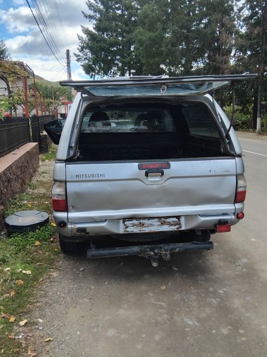 Mitsubishi l200  2006