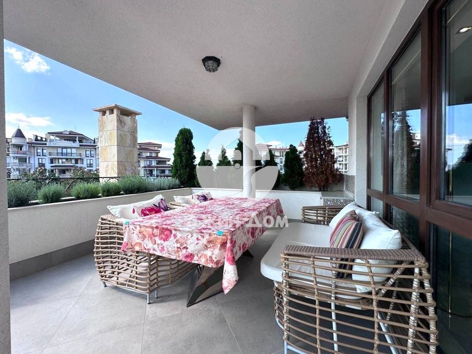 Просторен луксозен тристаен апартамент в к-с Посейдон, гр. Несебър