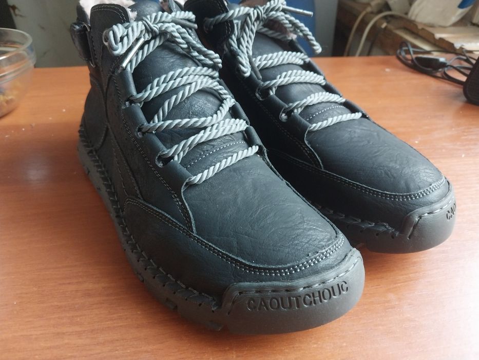 Ботинки зимние продам.