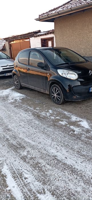 Продавам Ситроен С1 .