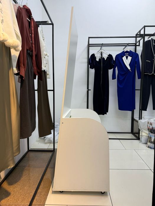 Продам зеркало напольное