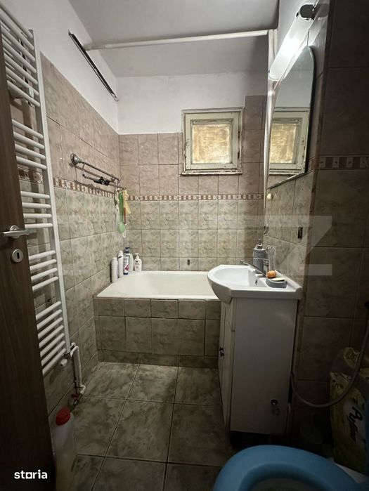 Apartament de vanzare, 55 mp, zona Dambu Pietros