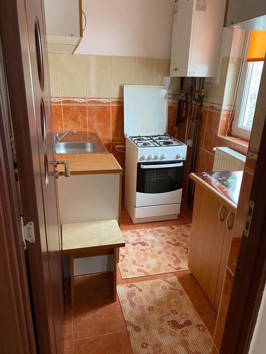 Închiriez garsonieră