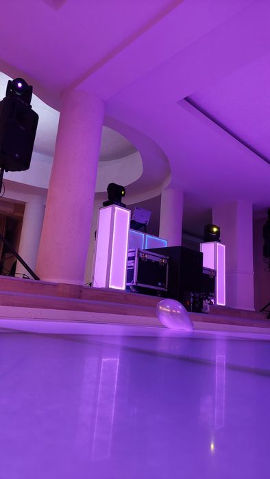 Mobilier stalpi de lumini panou dj