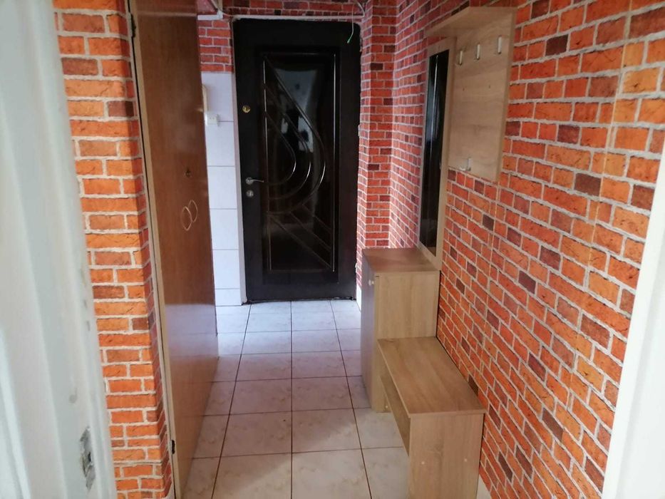 apartament 2 camere  inchiriez pe cuza voda.