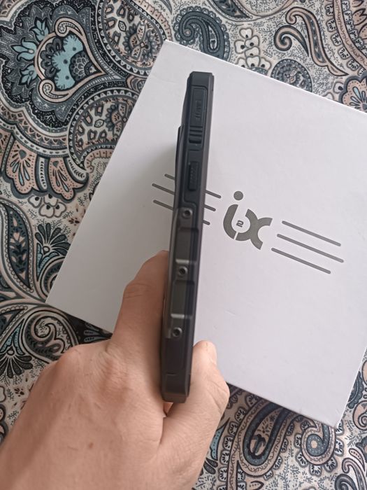 Продаю телефон ixxi j2