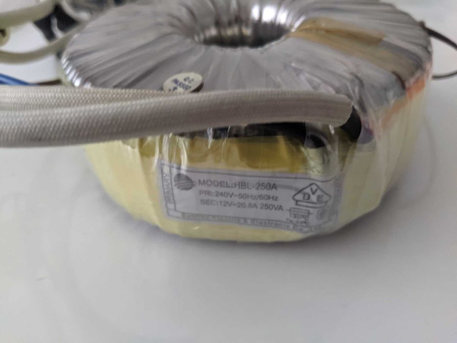 ТРАНСФОРМАТОР     Тороидален