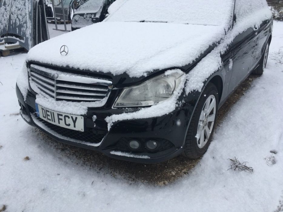 На части W204 Mercedes / Мерцедес Ц класа