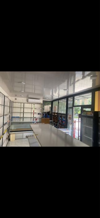 Юриб турган магазин