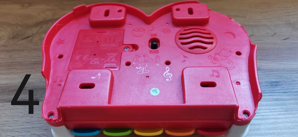 Продавам детски музикални играчки.