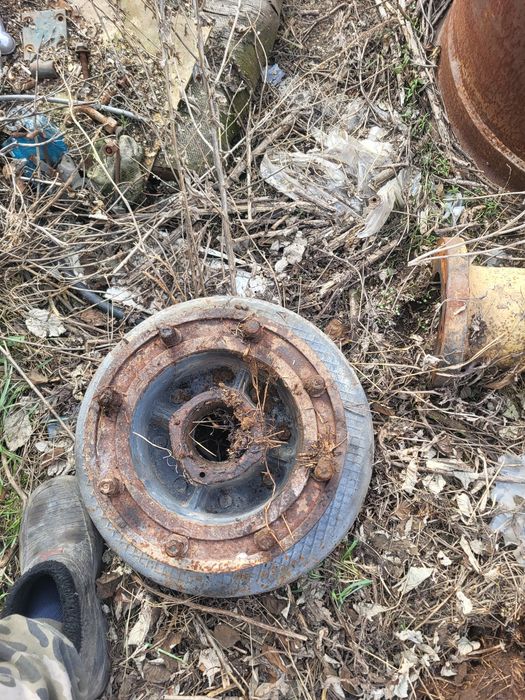 Продам запчасти на зил 130