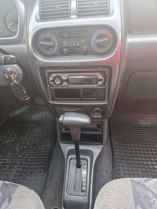 Daihatsu Sirion Automata motor Toyota