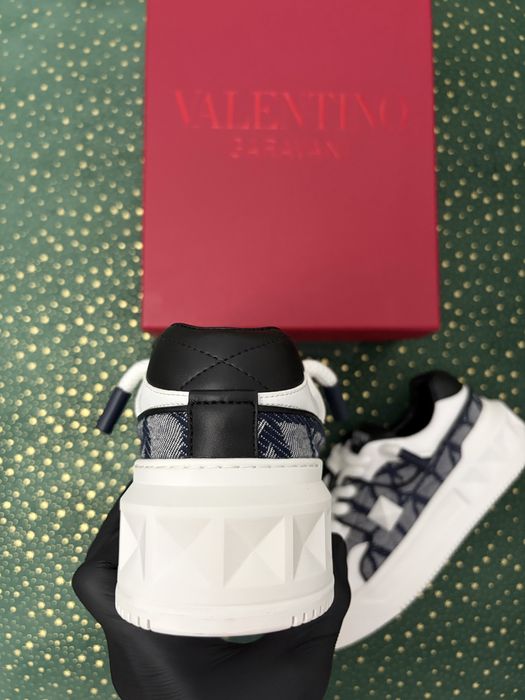 Valentino Garavani One Stud XL Toile Iconographe White Blue