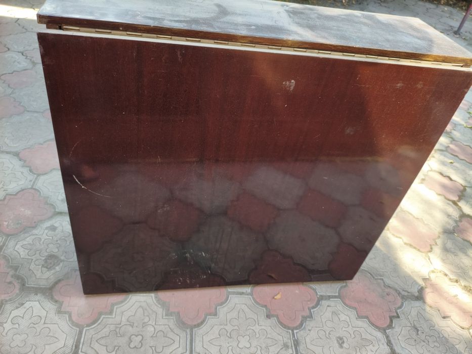 Стол раскладной.