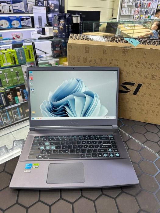 Ноутбоок MSI Thin .